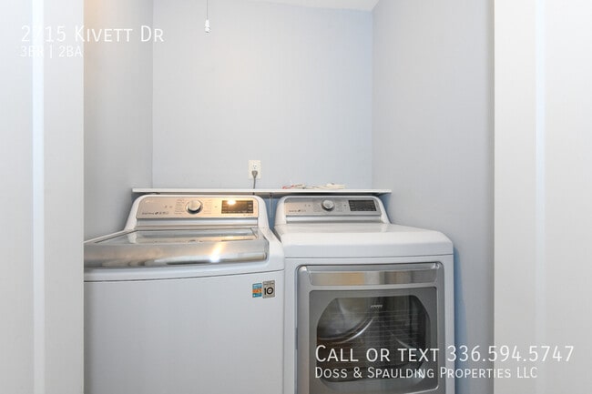 Building Photo - 2715 Kivett Dr