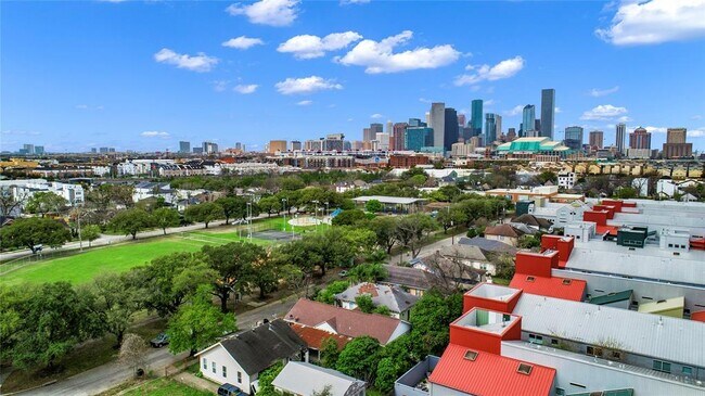 Building Photo - 3044 Commerce St