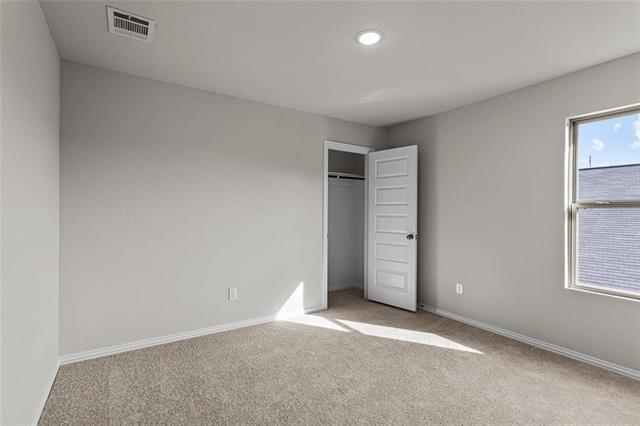 Building Photo - 548 Hickory Rdg Dr