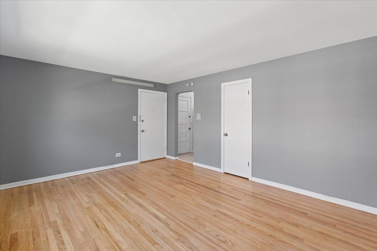 Building Photo - 6705 N California Ave