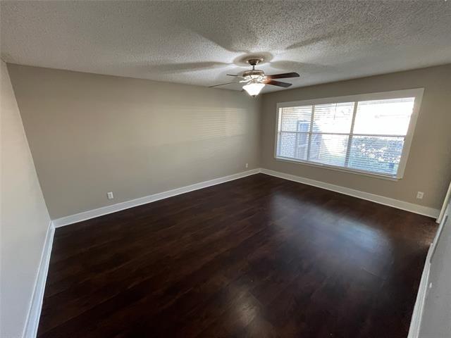 Building Photo - 415 Towne House Ln