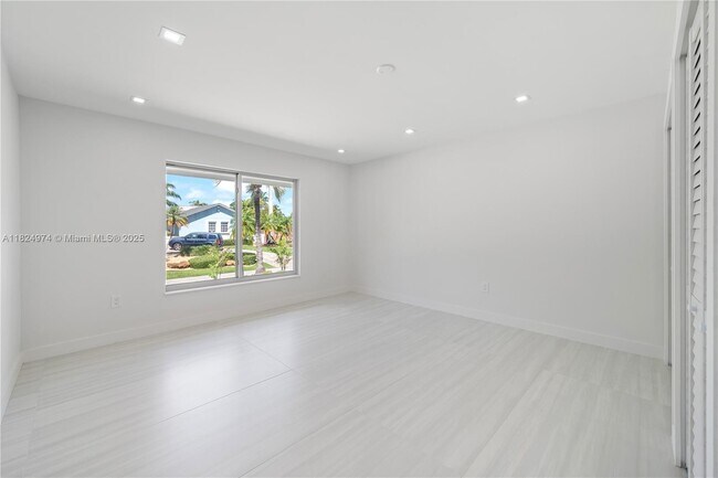 Building Photo - 17745 SW 83rd Ct