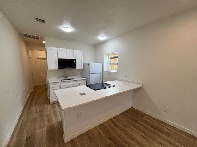 Building Photo - 216 University Ave.