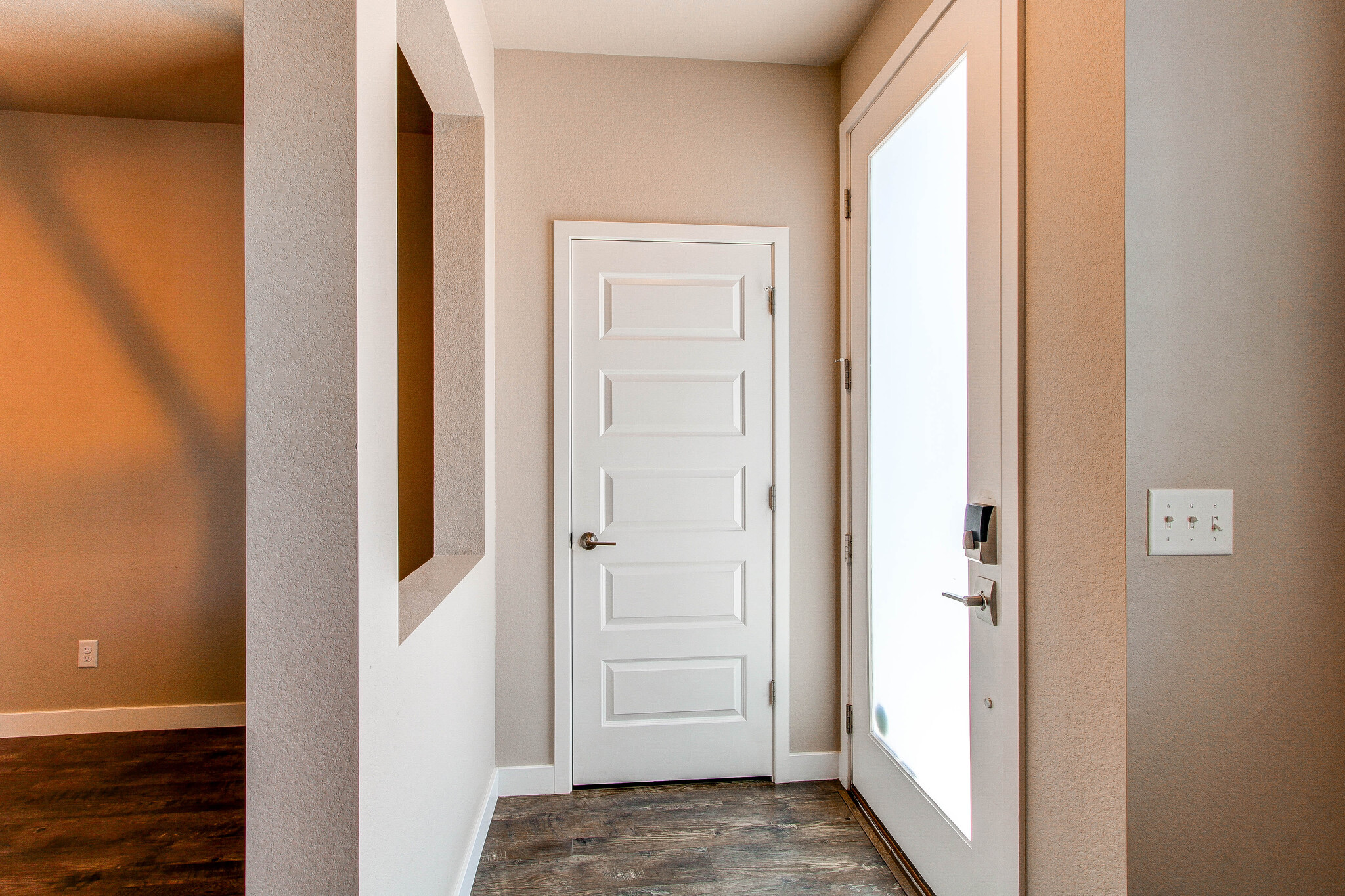 Foyer with coat closet - 1745 W 66th Ave