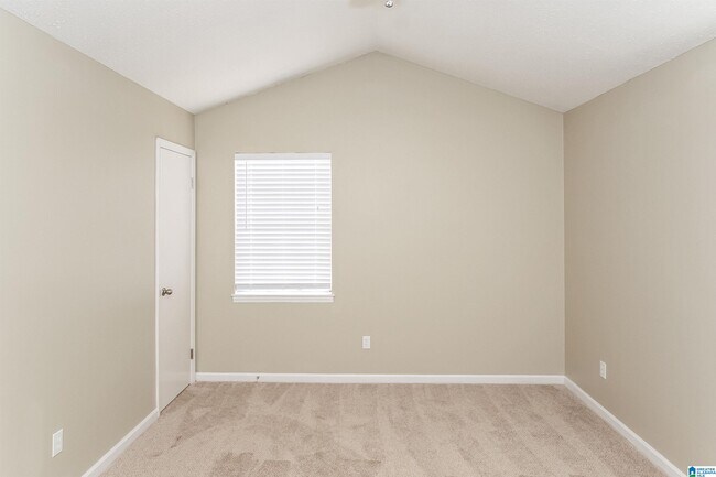 Building Photo - 320 Willow Glen Ct