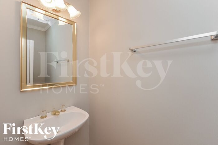 Building Photo - 1715 Foxwood Glen SE