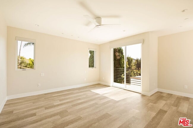 Building Photo - 2325 27th St