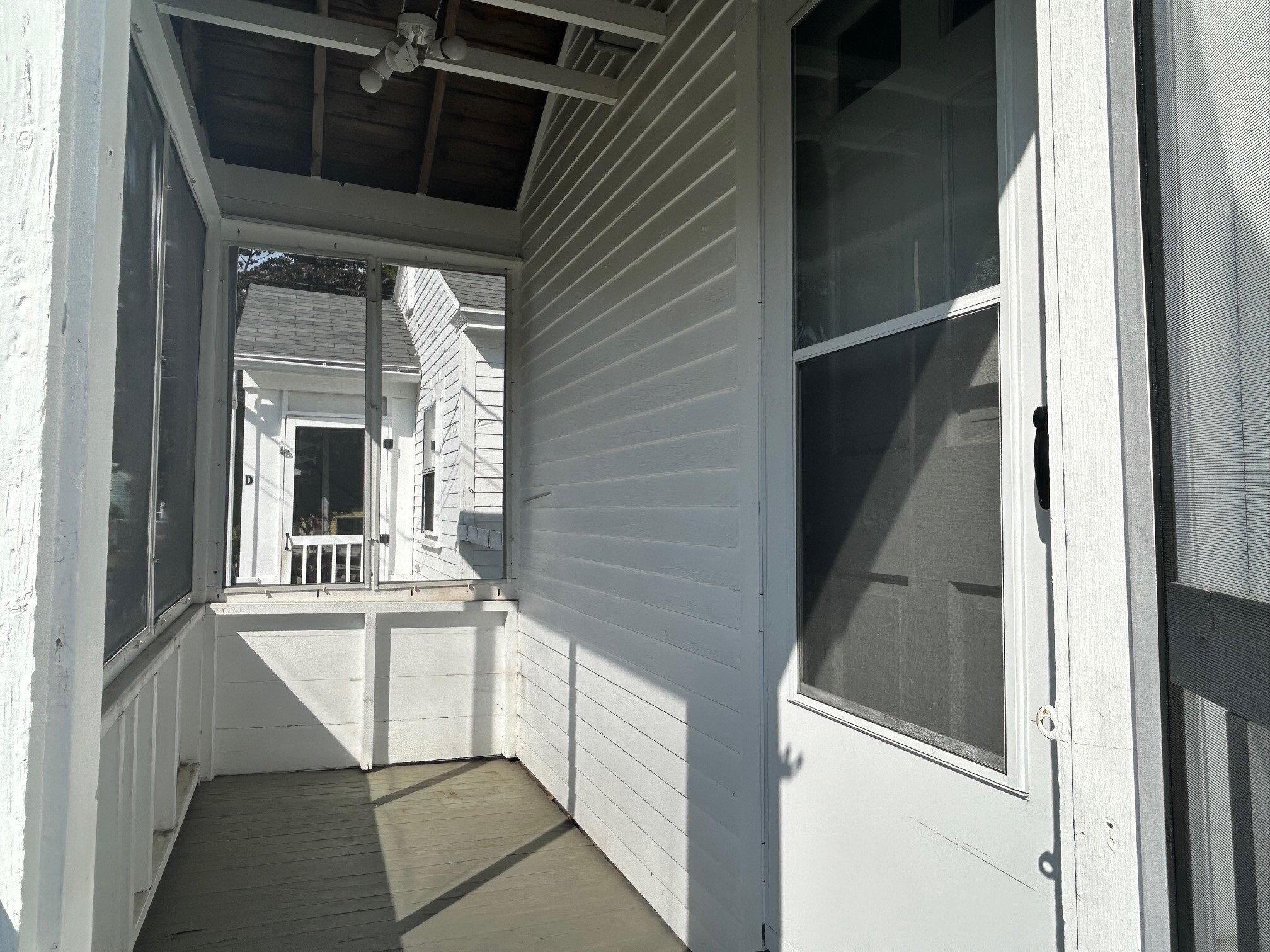 Building Photo - 31 W Old Orchard Ave