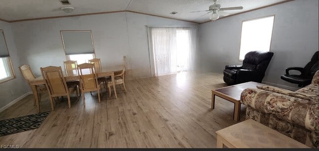 Building Photo - 233 Rainbow Dr