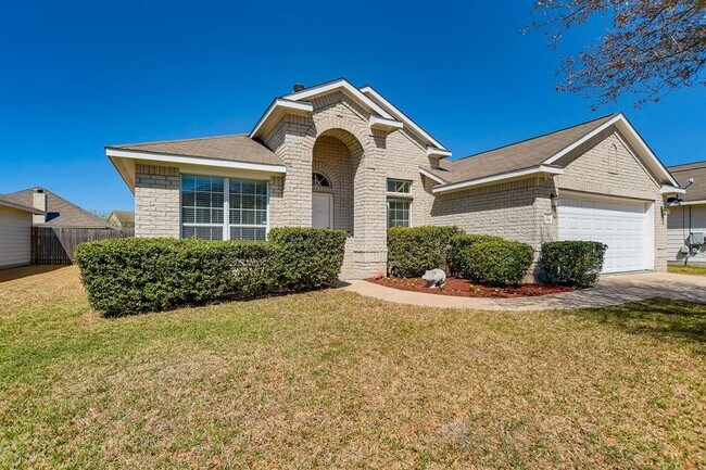 Building Photo - 1204 Utopia Ln
