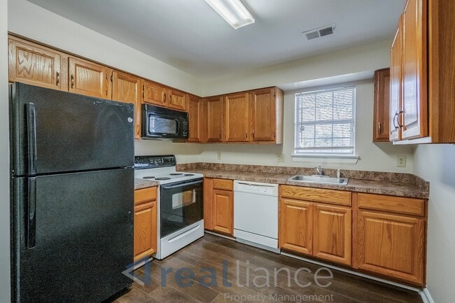 Building Photo - 8701 Grasmere Ct