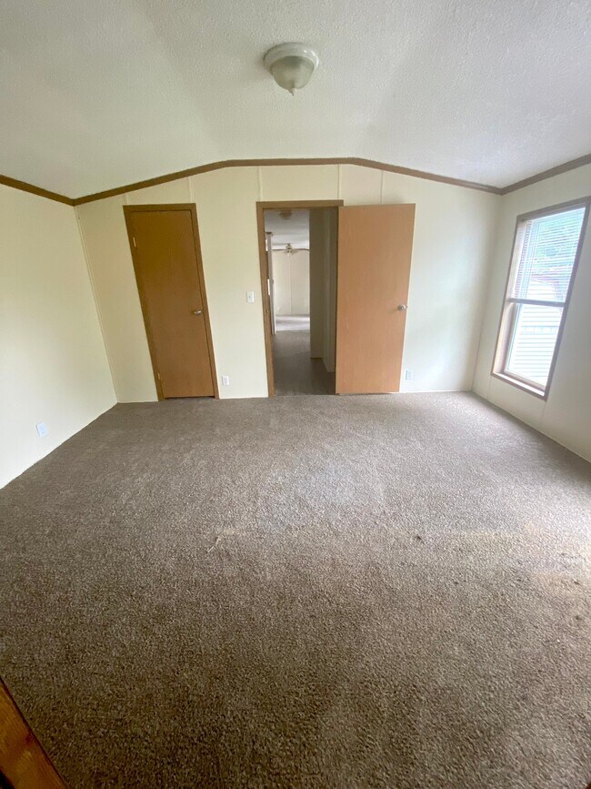 Building Photo - 4030 Deziel Ct