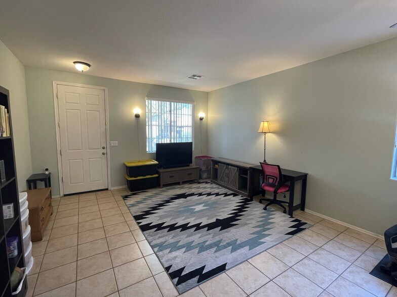 Building Photo - 39711 N Prairie Ln