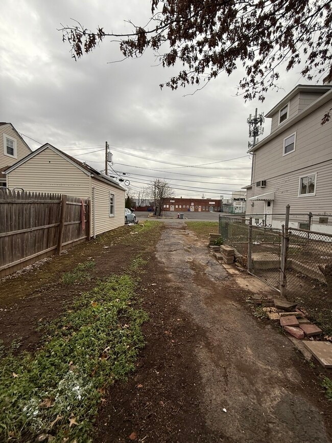 Building Photo - 255 N 1st Ave