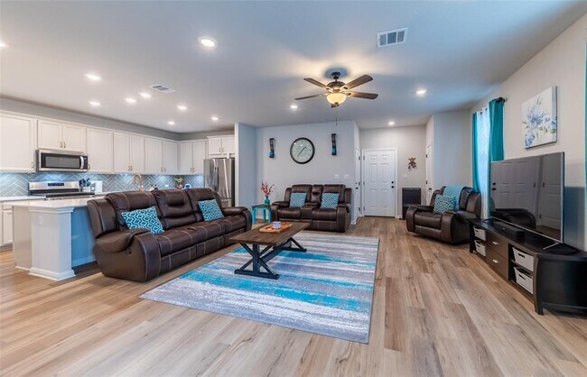 Building Photo - 2440 Berryville Ln