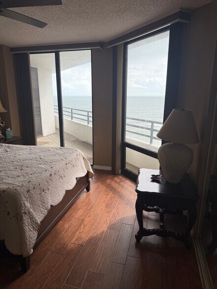 Building Photo - 3013 S Atlantic Ave