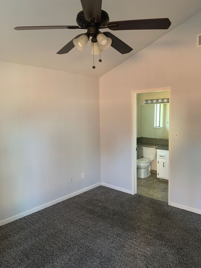 Building Photo - Clean & Updated 3-Bedroom Home in Southwes...