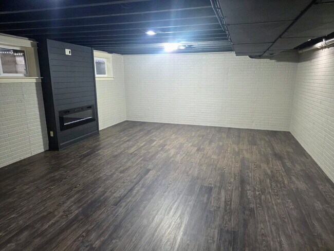 Building Photo - 3701 161st St