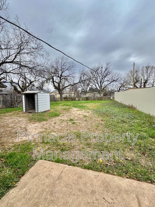 Building Photo - 1305 Richard St