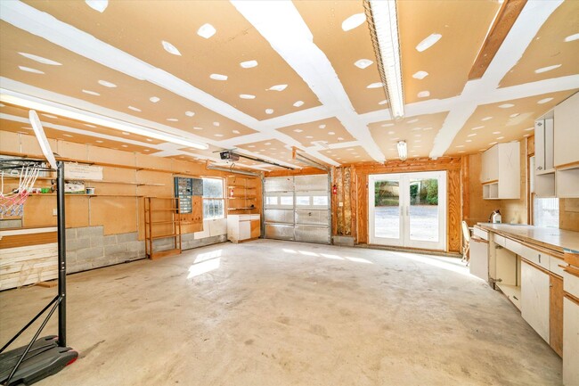 Building Photo - New Market Rental