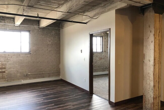 Building Photo - Simon Warehouse