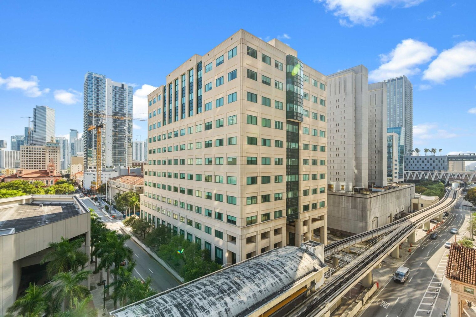 Building Photo - 121 NE 5th St