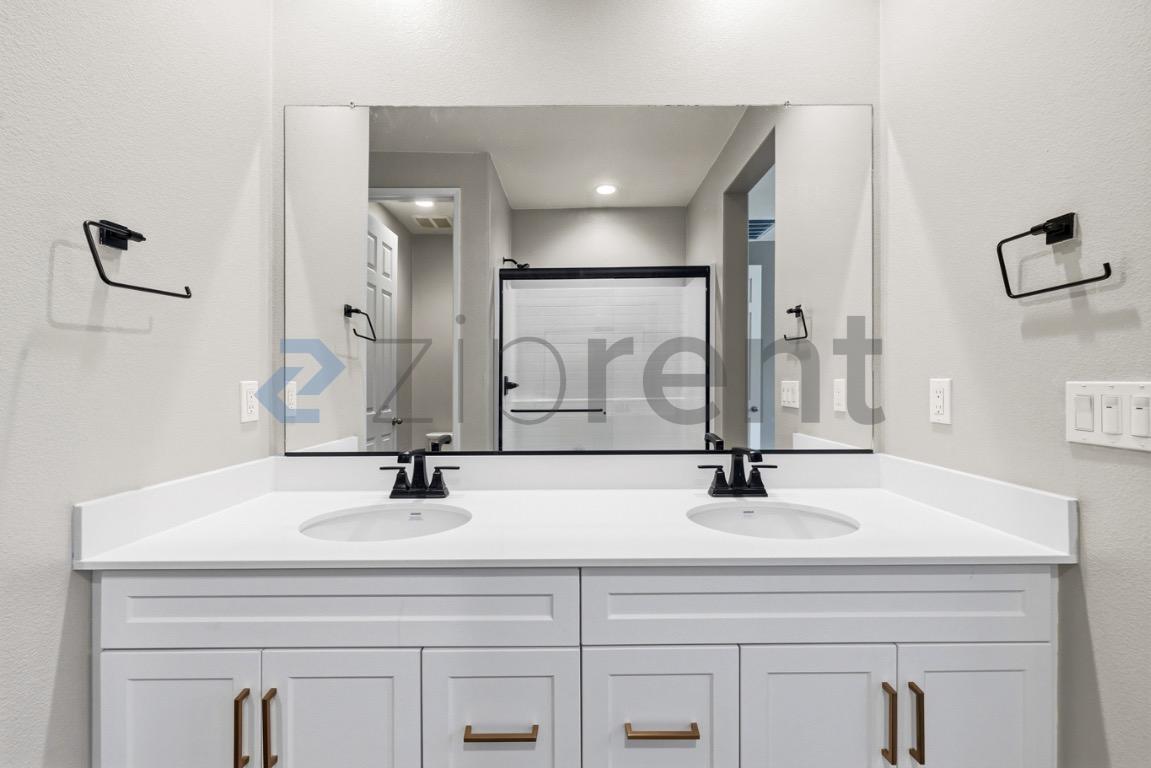 Building Photo - 30522 Rodriquez Lp