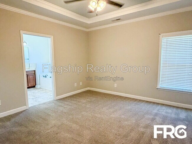 Building Photo - 103 Rolling Knoll Ct