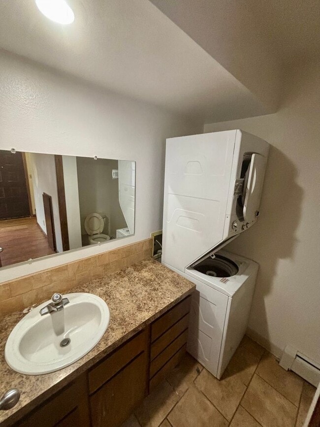 Building Photo - 1624 Azalea Dr