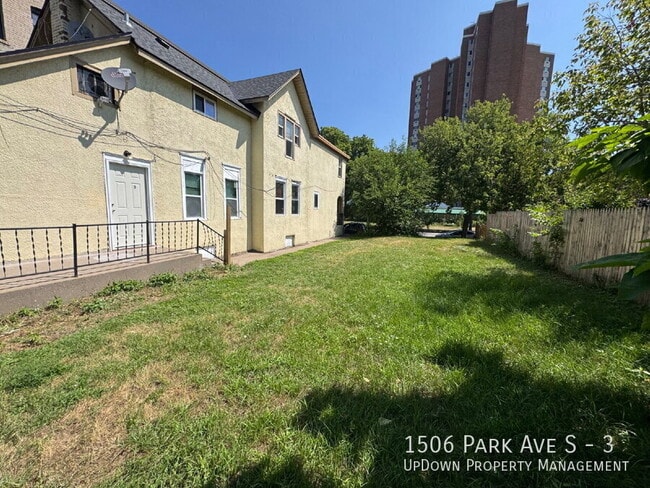 Building Photo - 1506 Park Ave