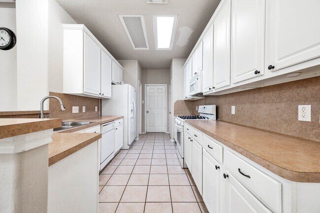 Building Photo - 12415 Oriole Lake Way