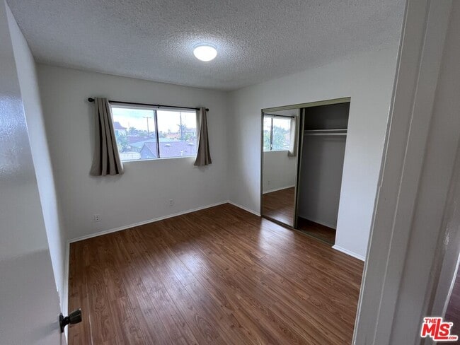 Building Photo - 4547 166th St