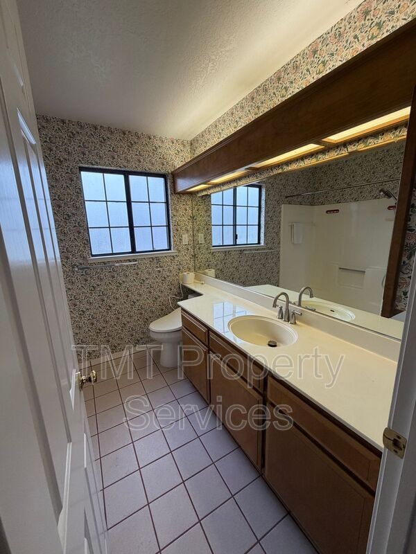 Building Photo - 2 Polvadera Ct