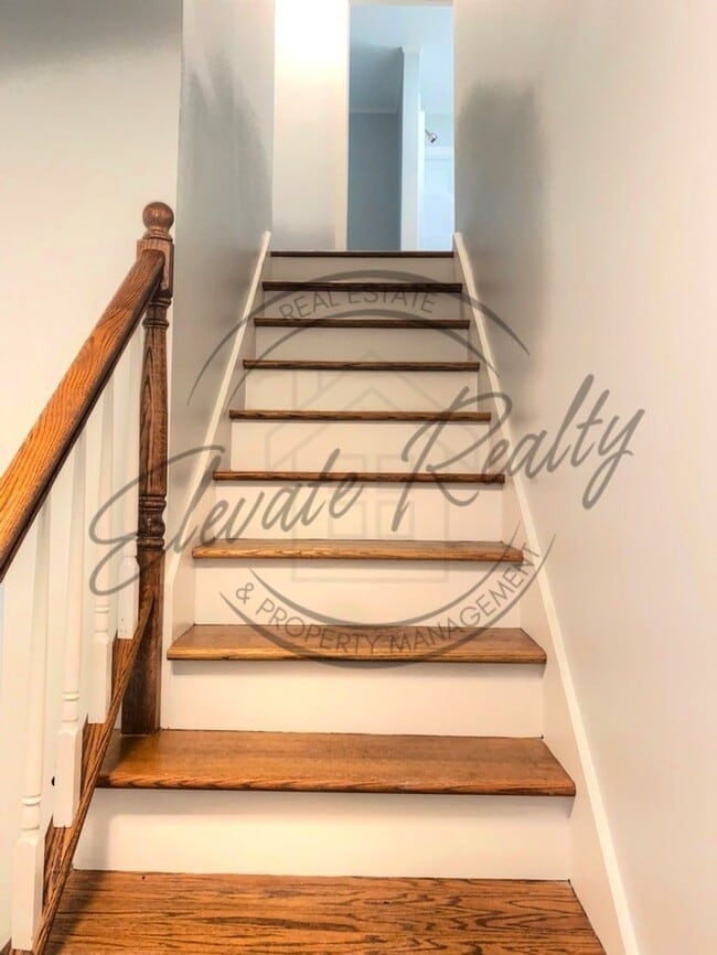 Building Photo - Stylishly Renovated Four Bedroom Home in H...