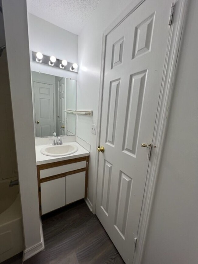 Building Photo - *COMING JULY* Easy Living! 2BR/1.5BA with Garage & Lawn Care Included *No Pets*