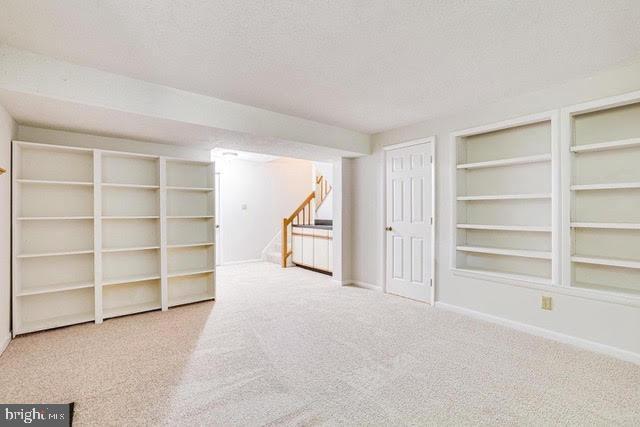 Building Photo - 1645 Oak Spring Way