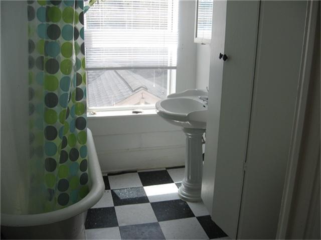 Building Photo - 2520 Hopkins St