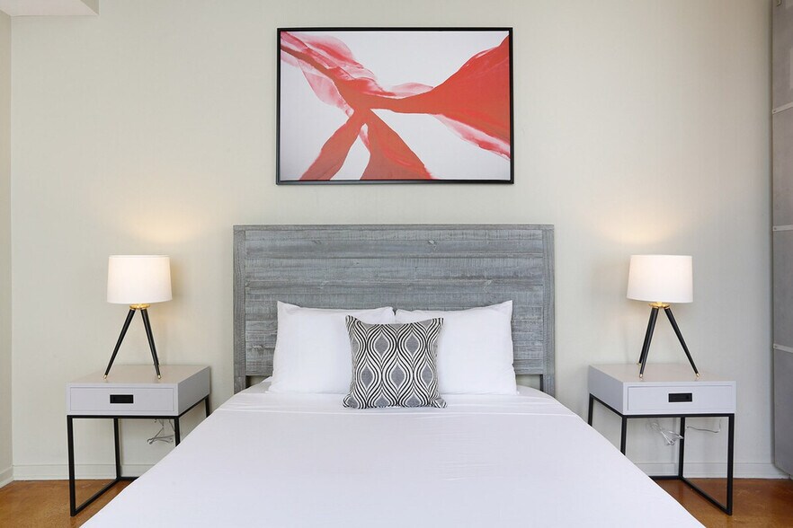 Building Photo - 1041 Constance St