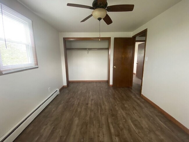 Building Photo - 2068 Terry Ln