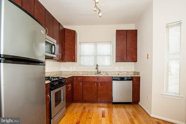 Building Photo - 6541 Grange Ln