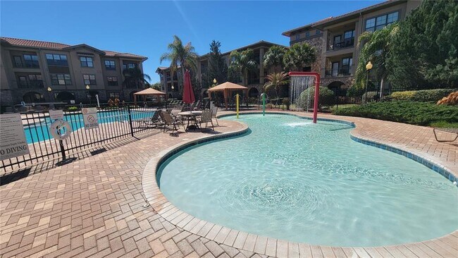 Building Photo - 914 Charo Pkwy