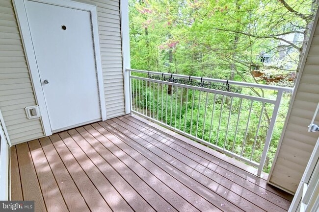 Building Photo - 1501 North Point Dr