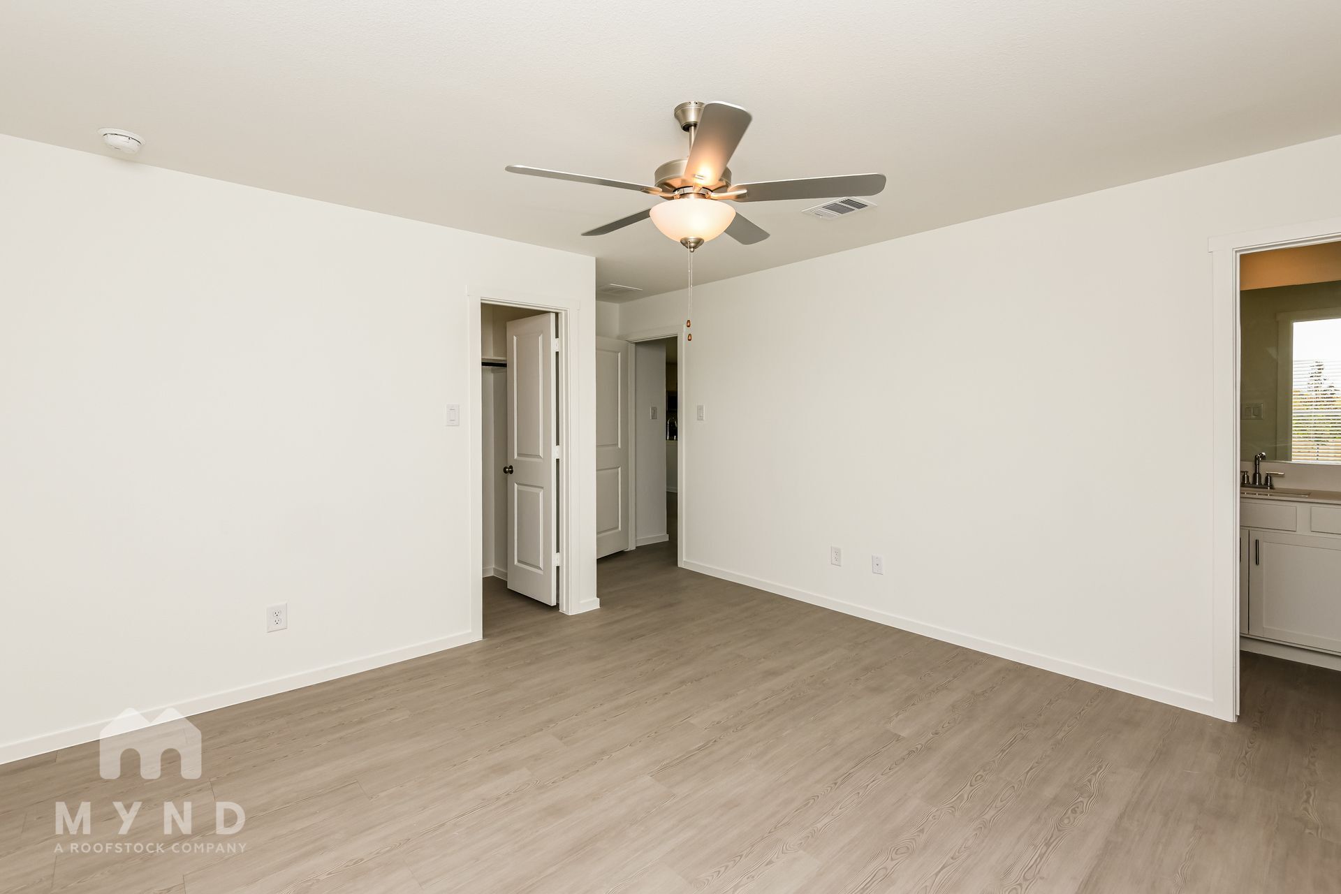 Building Photo - 2713 Ctr Crk Ln