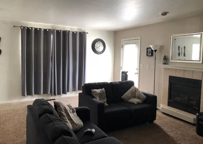 Building Photo - **Move-In Special** Cute Lafayette Duplex ...