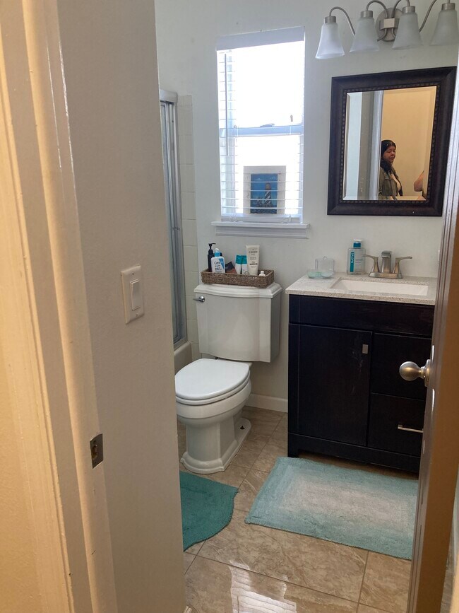 Building Photo - 7618 Colonial Ct