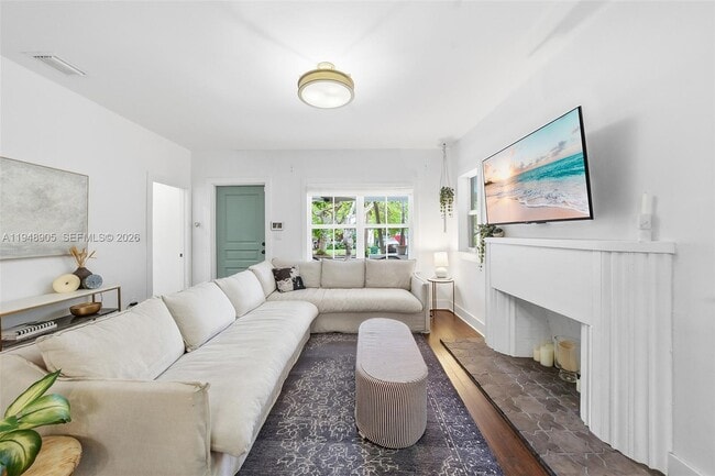 Building Photo - 71 NE 46th St