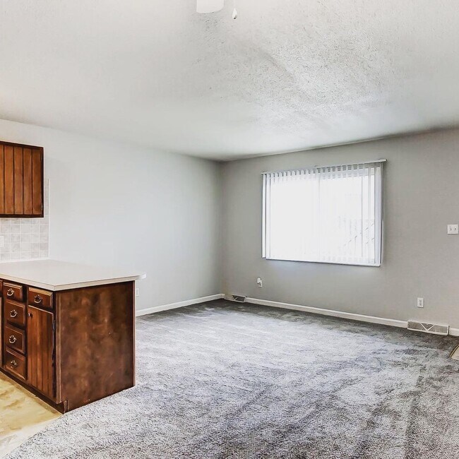 Building Photo - Let Us Be The Reason You Lease Your Home
