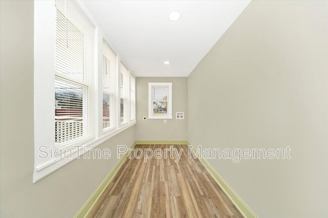 Building Photo - 25 Wayside Ave