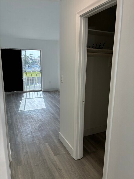 Building Photo - 17051 NE 35th Ave