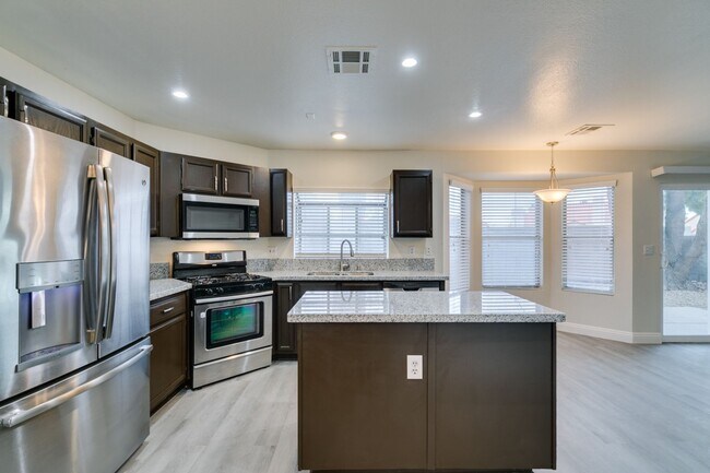 Building Photo - 1738 Toltec Cir